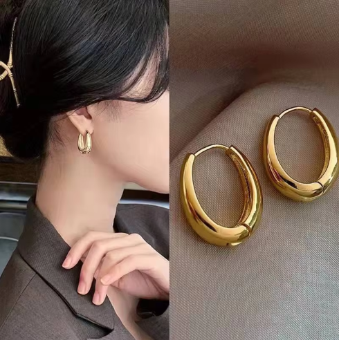 UWorld Hypoallergenic Stylish Vintage Round Stud Earrings Premium 18k Gold Plated Stainless Steel  For Women Ideal for Parties
