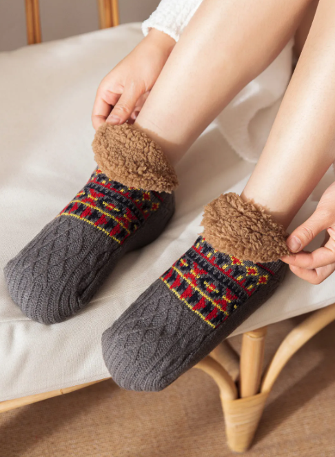Fall & Winter Non-Slip Floor Socks – Warm Home Slipper Socks for Women & Men, Cozy Snow, Sleep, Carpet, and Yoga Socks